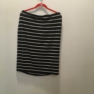 ⭐️NWT!!!  Vince Camuto Stripe Pencil Skirt⭐️